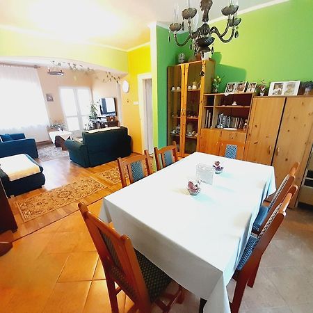Livi Apartman Merevfalu Kerti Medencevel Fonyod Exterior photo