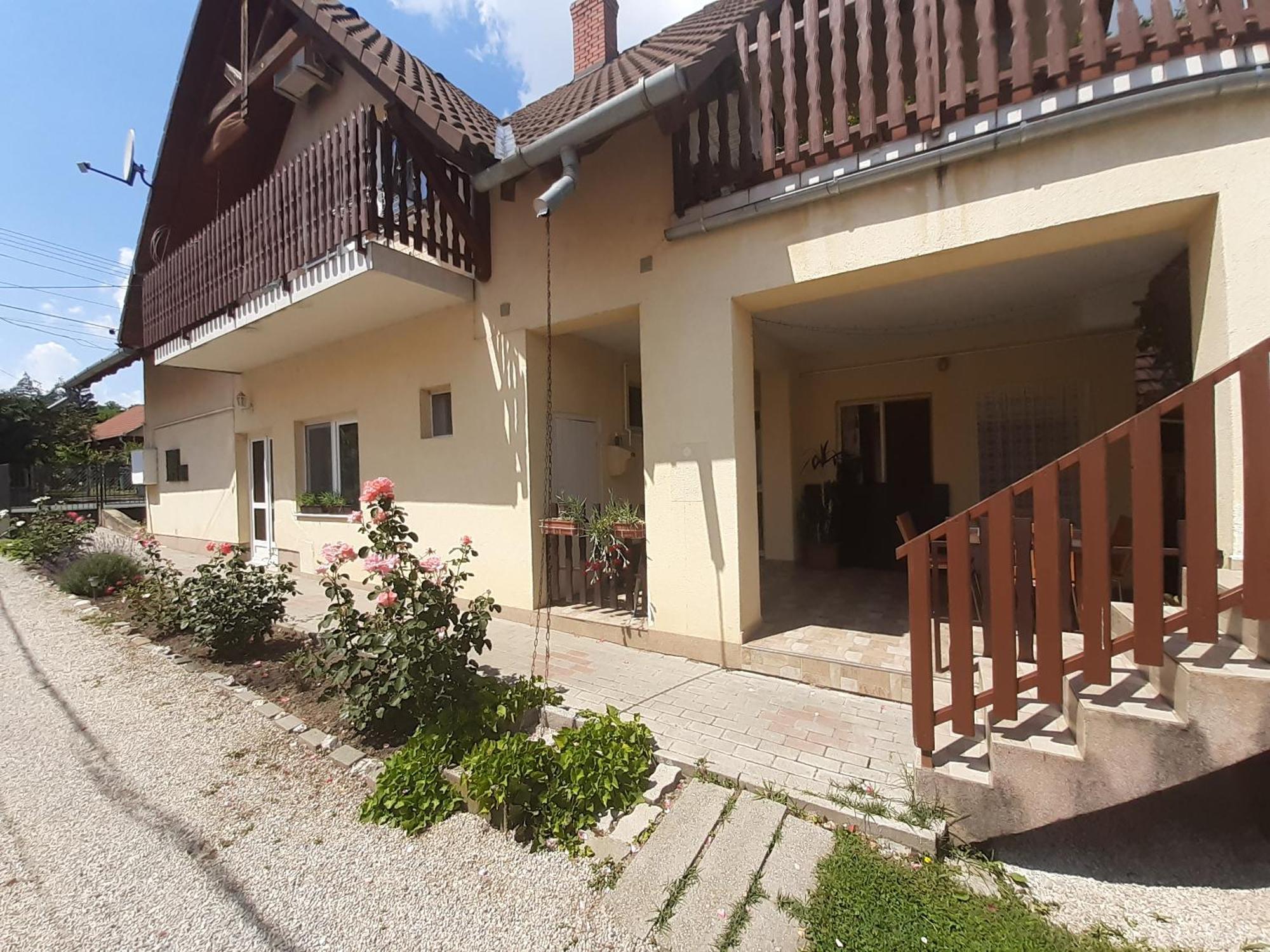 Livi Apartman Merevfalu Kerti Medencevel Fonyod Exterior photo